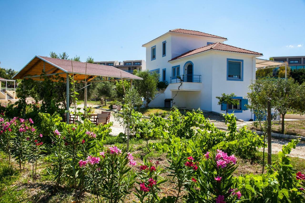 Romanos XI Xi Beach Ngoại thất bức ảnh